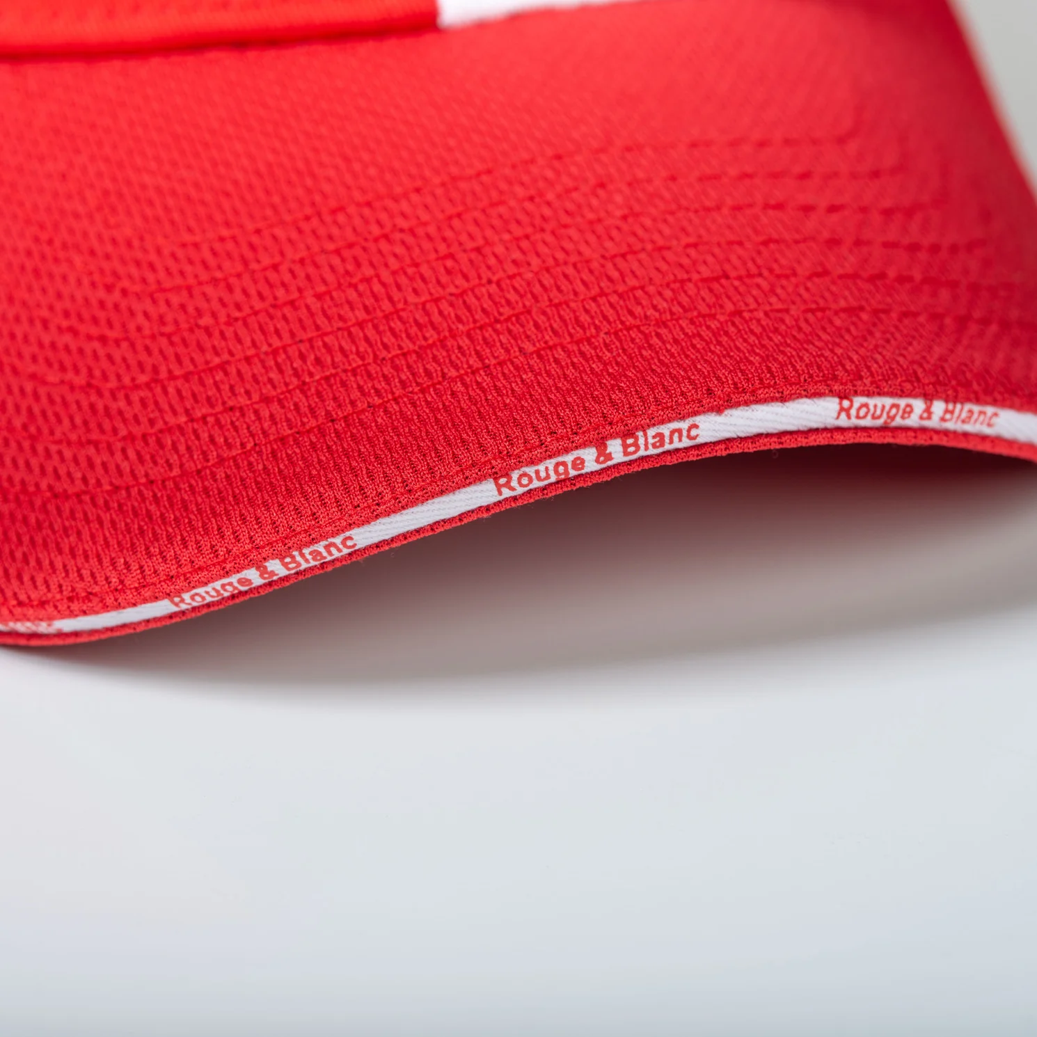 Casquette Rouge et Blanche Blason - Image 2